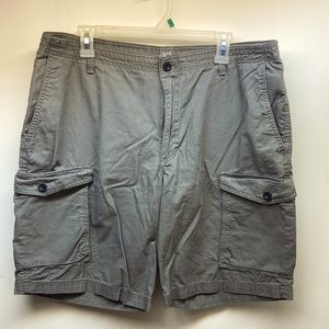 IZOD Saltwater SZ 36 Waist 10.5 Inseam Lightweight 7 Pocket Cargo Shorts